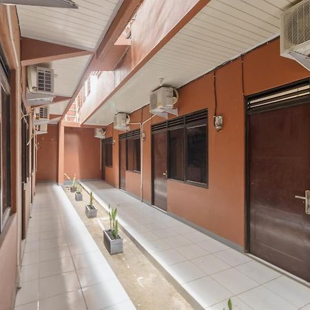 Reddoorz Syariah Near Siloam Hospitals Bulak Kapal Hotel Bekasi Exterior photo