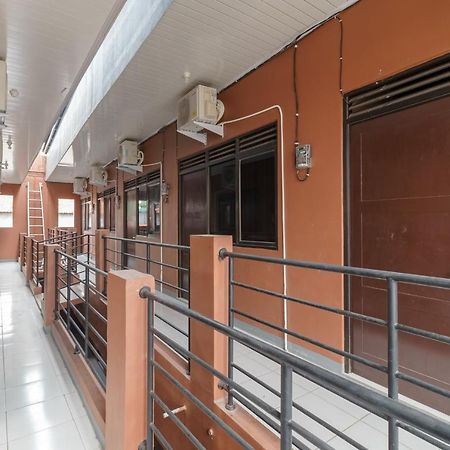 Reddoorz Syariah Near Siloam Hospitals Bulak Kapal Hotel Bekasi Exterior photo