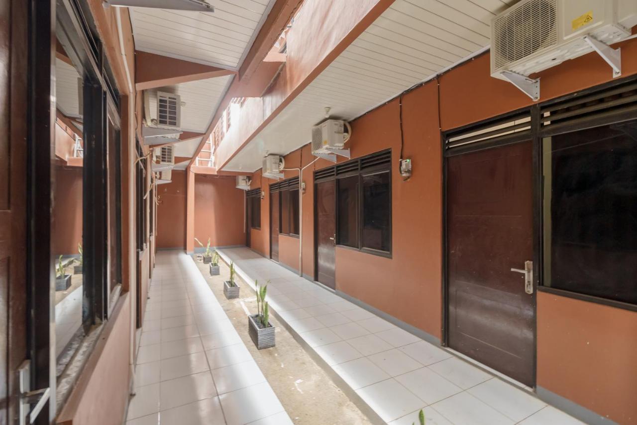 Reddoorz Syariah Near Siloam Hospitals Bulak Kapal Hotel Bekasi Exterior photo