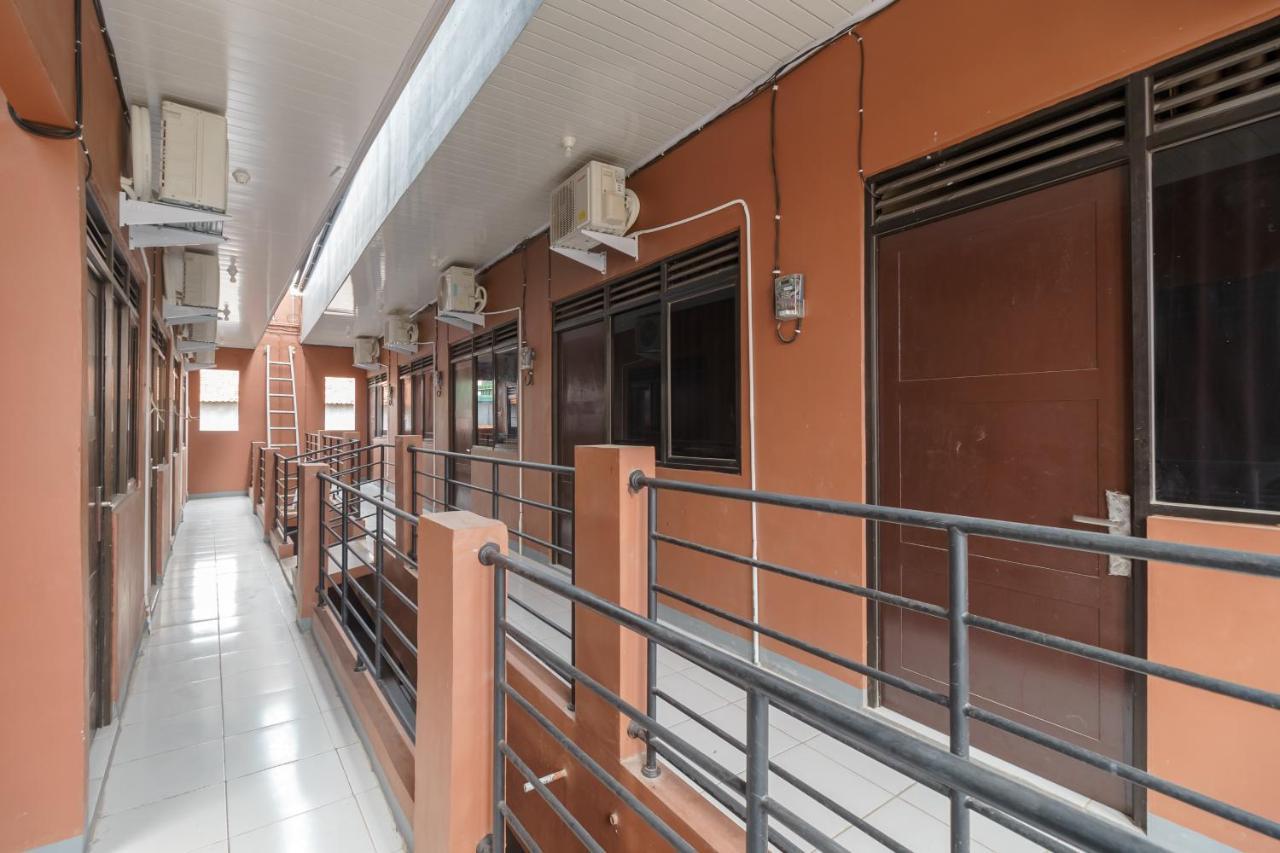 Reddoorz Syariah Near Siloam Hospitals Bulak Kapal Hotel Bekasi Exterior photo