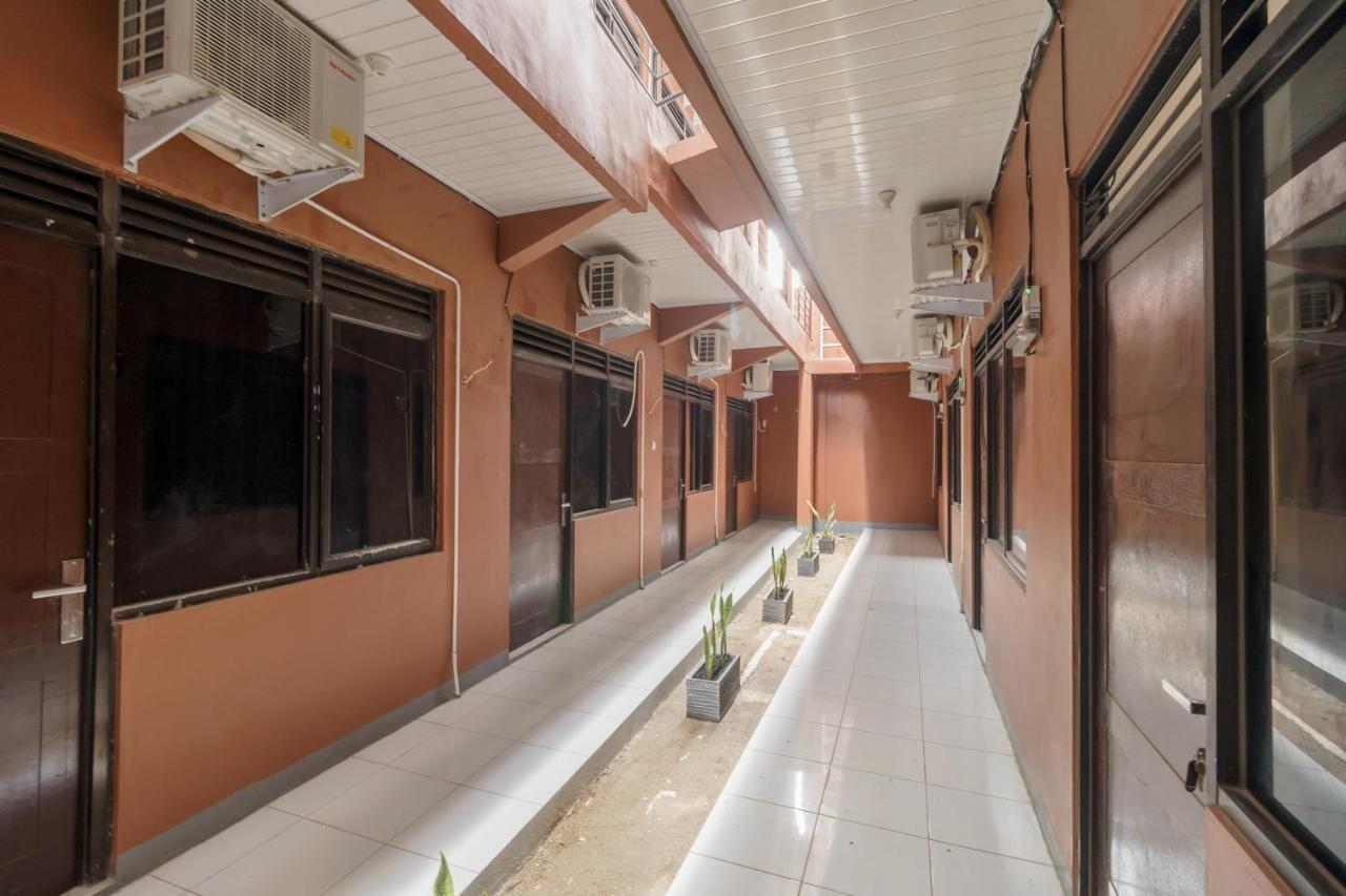 Reddoorz Syariah Near Siloam Hospitals Bulak Kapal Hotel Bekasi Exterior photo